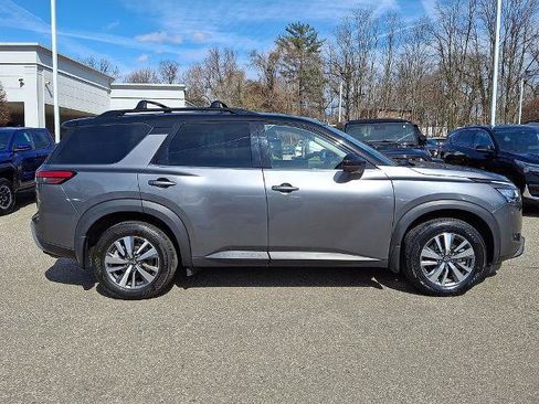 Certified 2023 Nissan Pathfinder SL AWD/4WD image 9