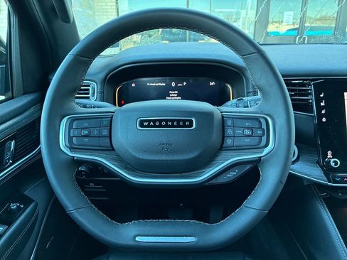 Used 2024 Jeep Wagoneer Series III image 15