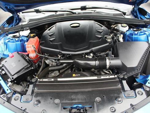 Used 2017 Chevrolet Camaro LT RWD image 32