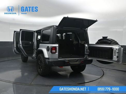 Used 2022 Jeep Wrangler Unlimited Sahara AWD/4WD image 54