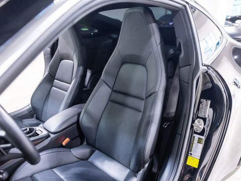 Used 2025 Porsche 911 Carrera RWD image 30