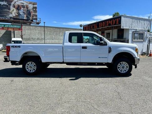 Used 2017 Ford F250 XL w/ Power Equipment Group AWD/4WD image 8