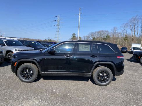 New 2026 Jeep Grand Cherokee Altitude image 2