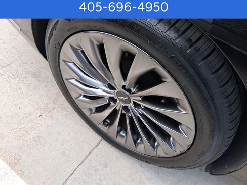 Used 2018 Genesis G90 3.3T Premium image 12