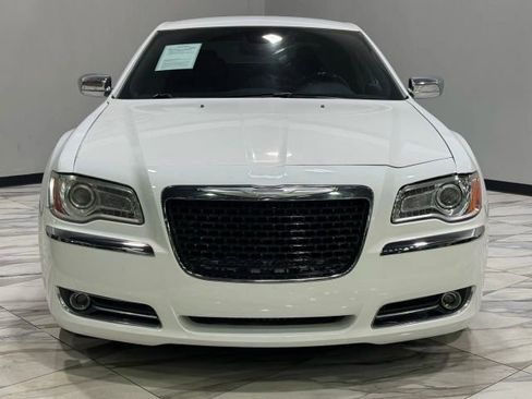 Used 2012 Chrysler 300 C image 3