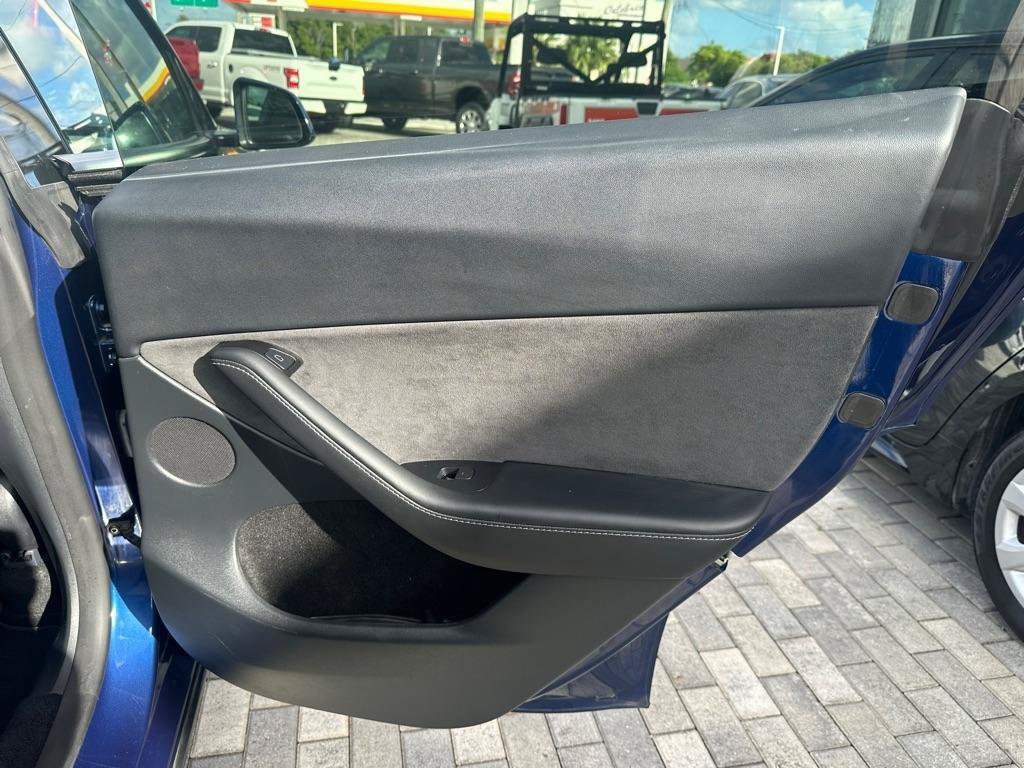 Used 2024 Tesla Model Y 2WD image 24
