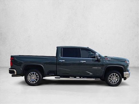 Used 2025 Chevrolet Silverado 2500 LTZ w/ LTZ Premium Package AWD/4WD image 4