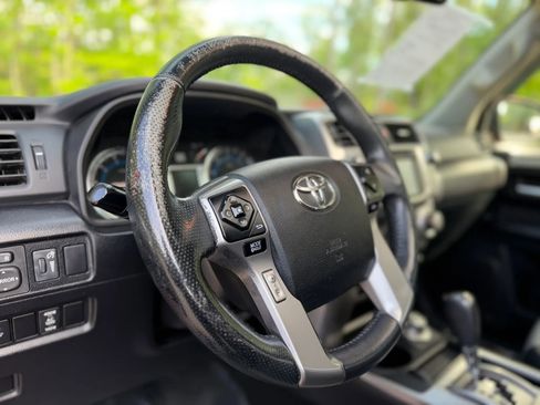 Used 2016 Toyota 4Runner SR5 Premium AWD/4WD image 7