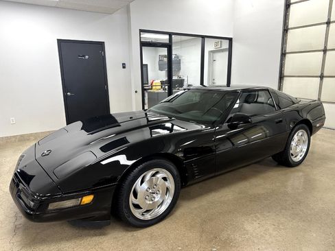 Used 1996 Chevrolet Corvette Coupe image 6