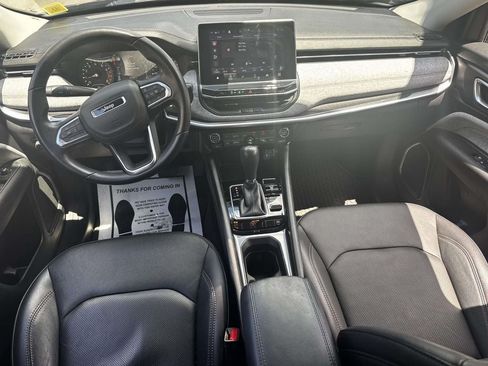 Used 2022 Jeep Compass Latitude AWD/4WD image 13