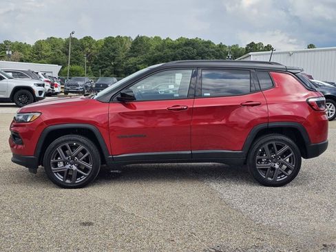 Used 2026 Jeep Compass Limited AWD/4WD image 12