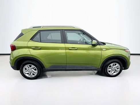 Used 2020 Hyundai Venue SEL image 8