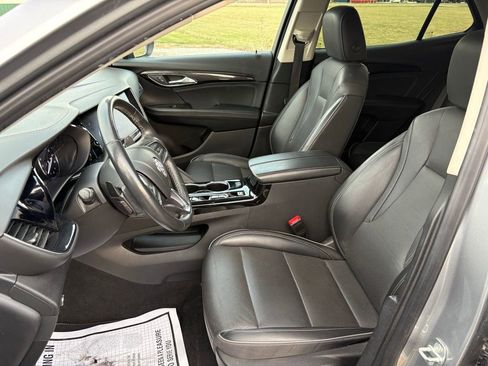 Used 2023 Buick Envision Essence image 10