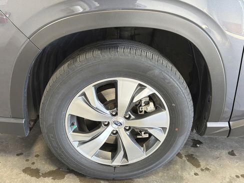 Certified 2023 Subaru Ascent Premium w/ Convenience Package AWD/4WD image 9