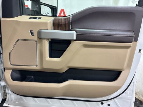 Used 2020 Ford F150 Lariat AWD/4WD image 9