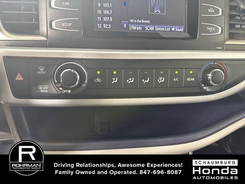 Used 2019 Toyota Highlander LE AWD/4WD image 9