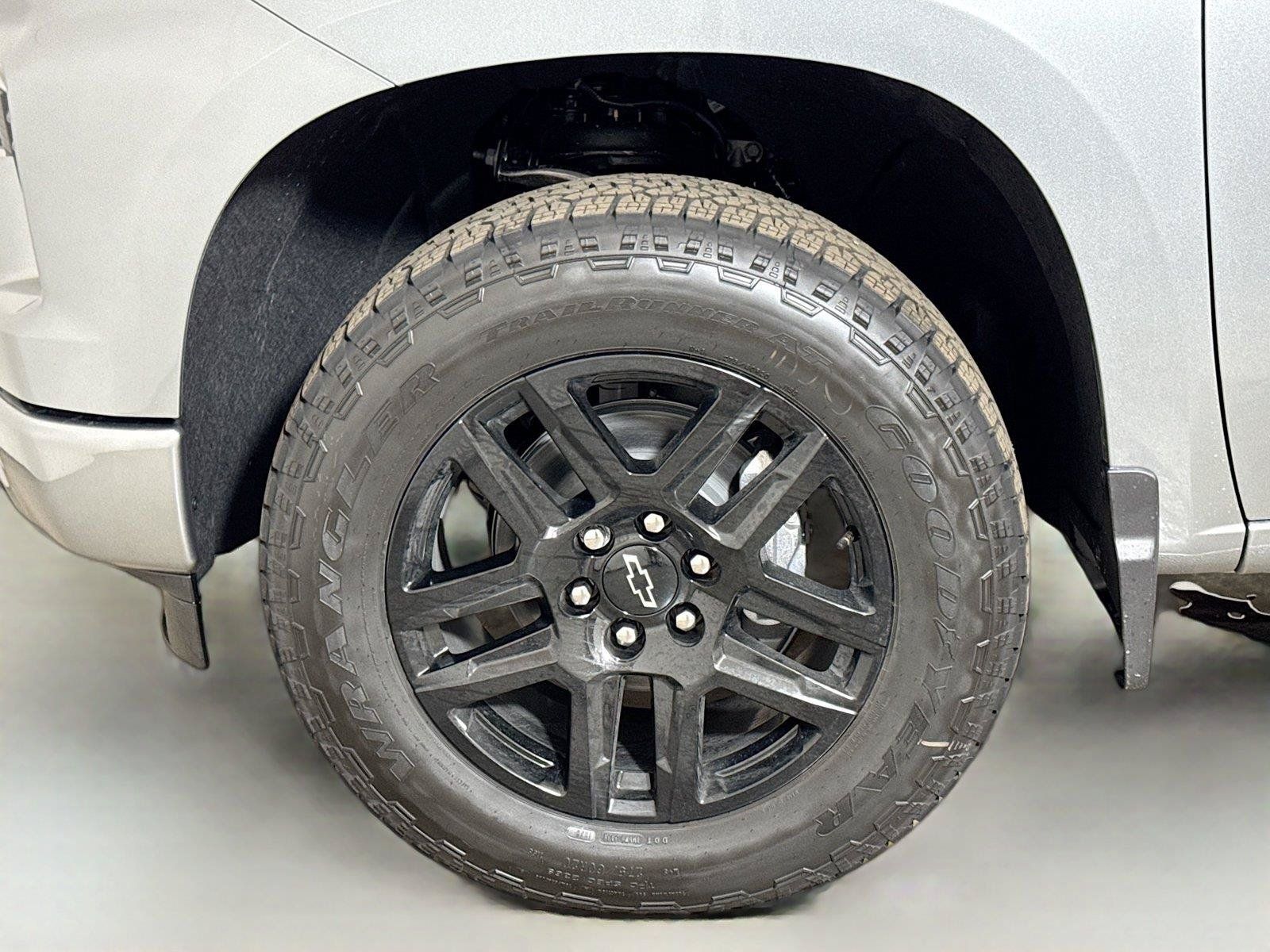 New 2026 Chevrolet Silverado 1500 RST w/ Dark Appearance Package AWD/4WD image 19