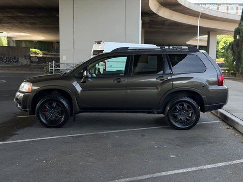 Used 2011 Mitsubishi Endeavor LS AWD/4WD image 4