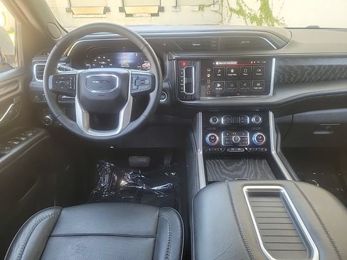 Used 2023 GMC Yukon Denali AWD/4WD image 19