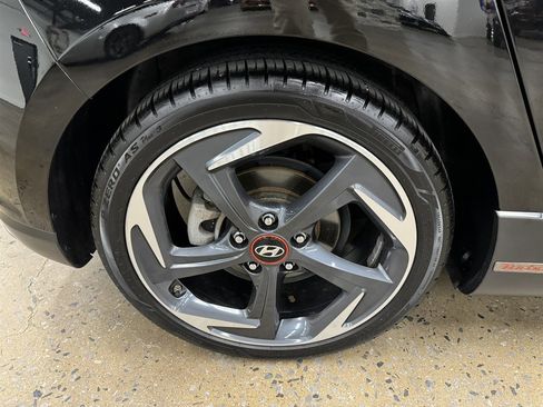 Used 2019 Hyundai Veloster Turbo image 17