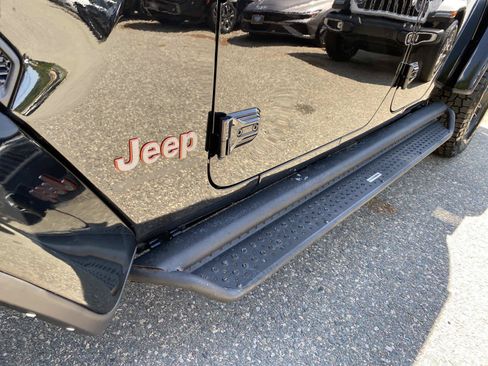 Certified 2022 Jeep Gladiator Mojave w/ LED Lighting Group AWD/4WD image 10