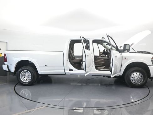 New 2025 RAM 3500 Longhorn w/ Max Tow Package image 82