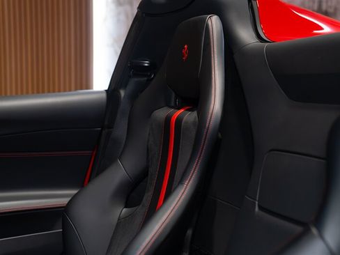 Used 2022 Ferrari 812 GTS RWD image 5