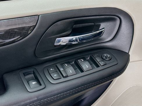 Used 2017 Dodge Grand Caravan SE w/ Power Window Group image 15