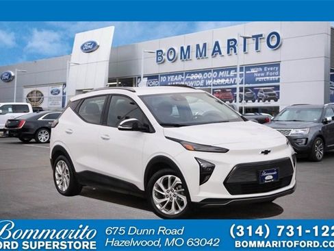 Used 2023 Chevrolet Bolt EUV LT w/ Comfort Package image 1