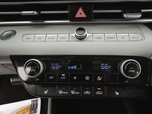 Used 2023 Hyundai Elantra Limited w/ Cargo Package FWD image 27
