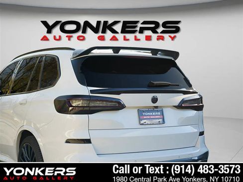 Used 2021 BMW X5 xDrive40i w/ M Sport Package image 5