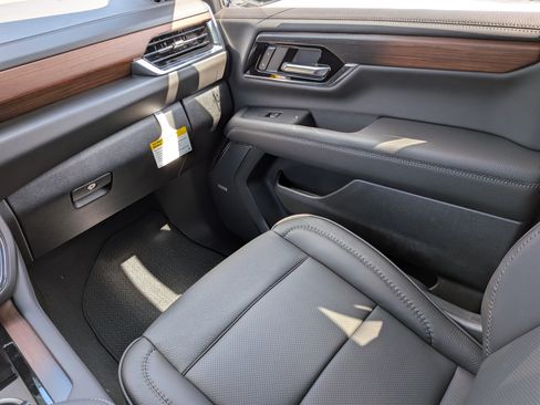 New 2026 GMC Yukon XL Denali AWD/4WD image 16