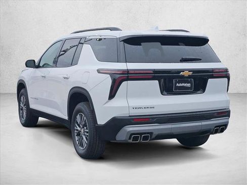 New 2026 Chevrolet Traverse LT image 9