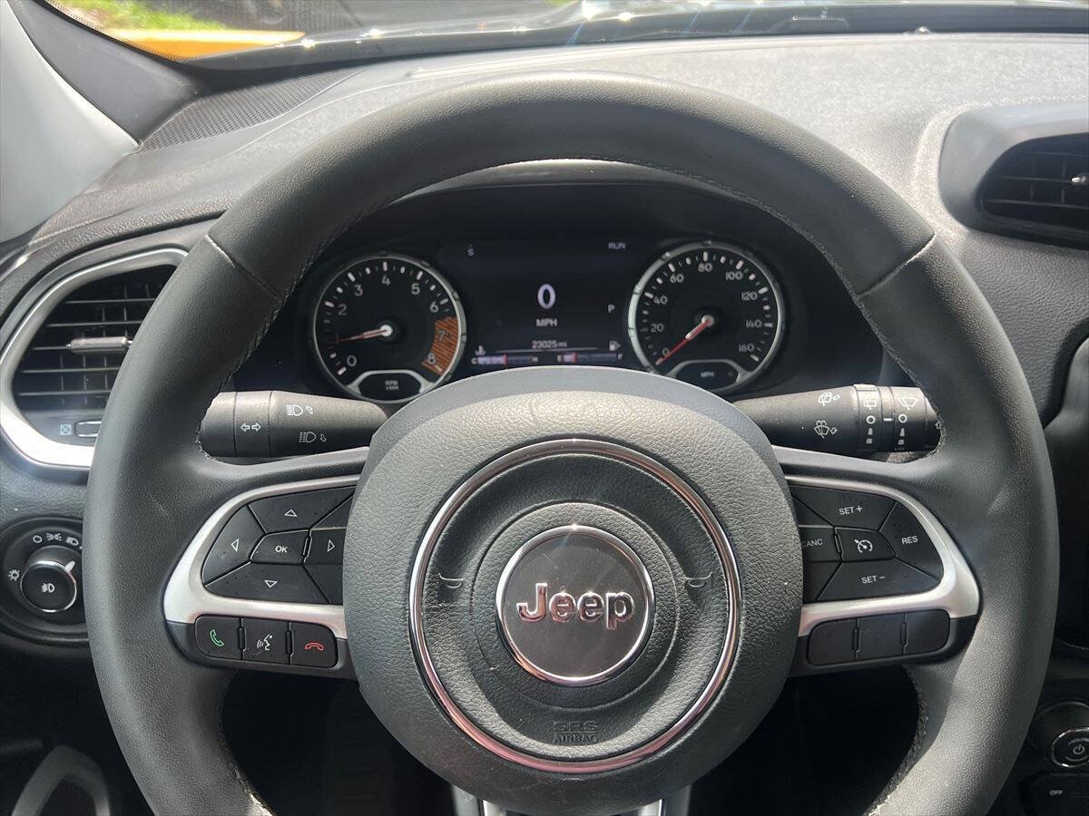 Used 2021 Jeep Renegade Latitude FWD image 10