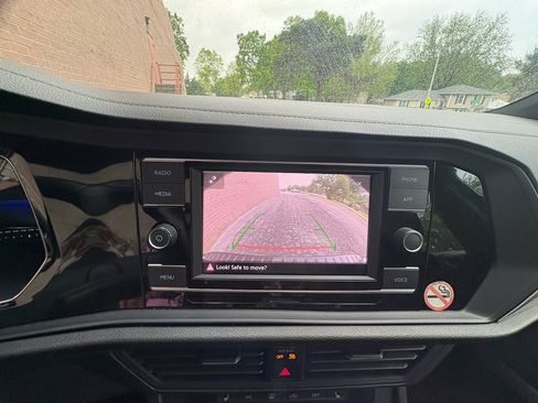 Used 2024 Volkswagen Jetta Sport FWD image 31