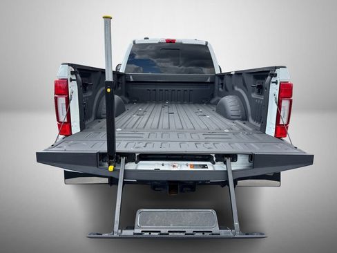 Used 2022 Ford F450 Limited w/ FX4 Off-Road Package AWD/4WD image 8