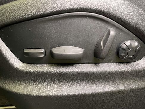 Used 2025 Porsche Cayenne S image 17