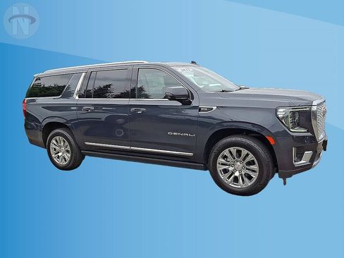 Used 2022 GMC Yukon XL Denali AWD/4WD image 2