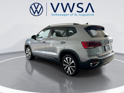 Certified 2023 Volkswagen Taos SE FWD image 6