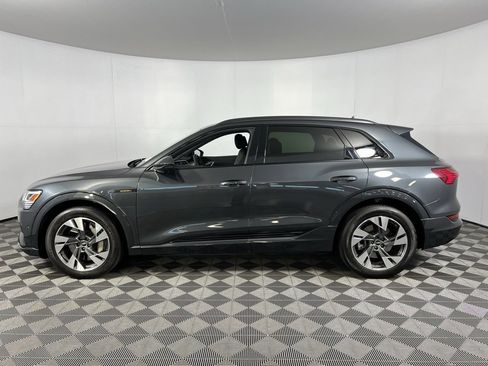 Used 2023 Audi e-tron Premium w/ Convenience Plus Package image 10
