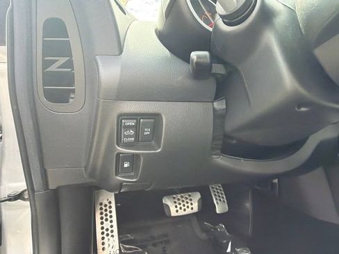 Used 2007 Nissan 350Z Touring RWD image 19