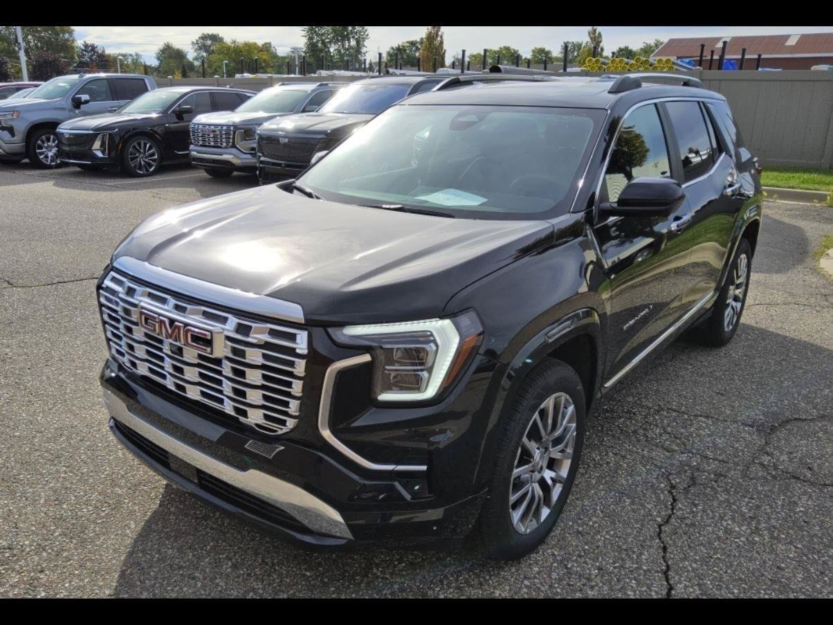 Used 2026 GMC Terrain Denali AWD/4WD image 1