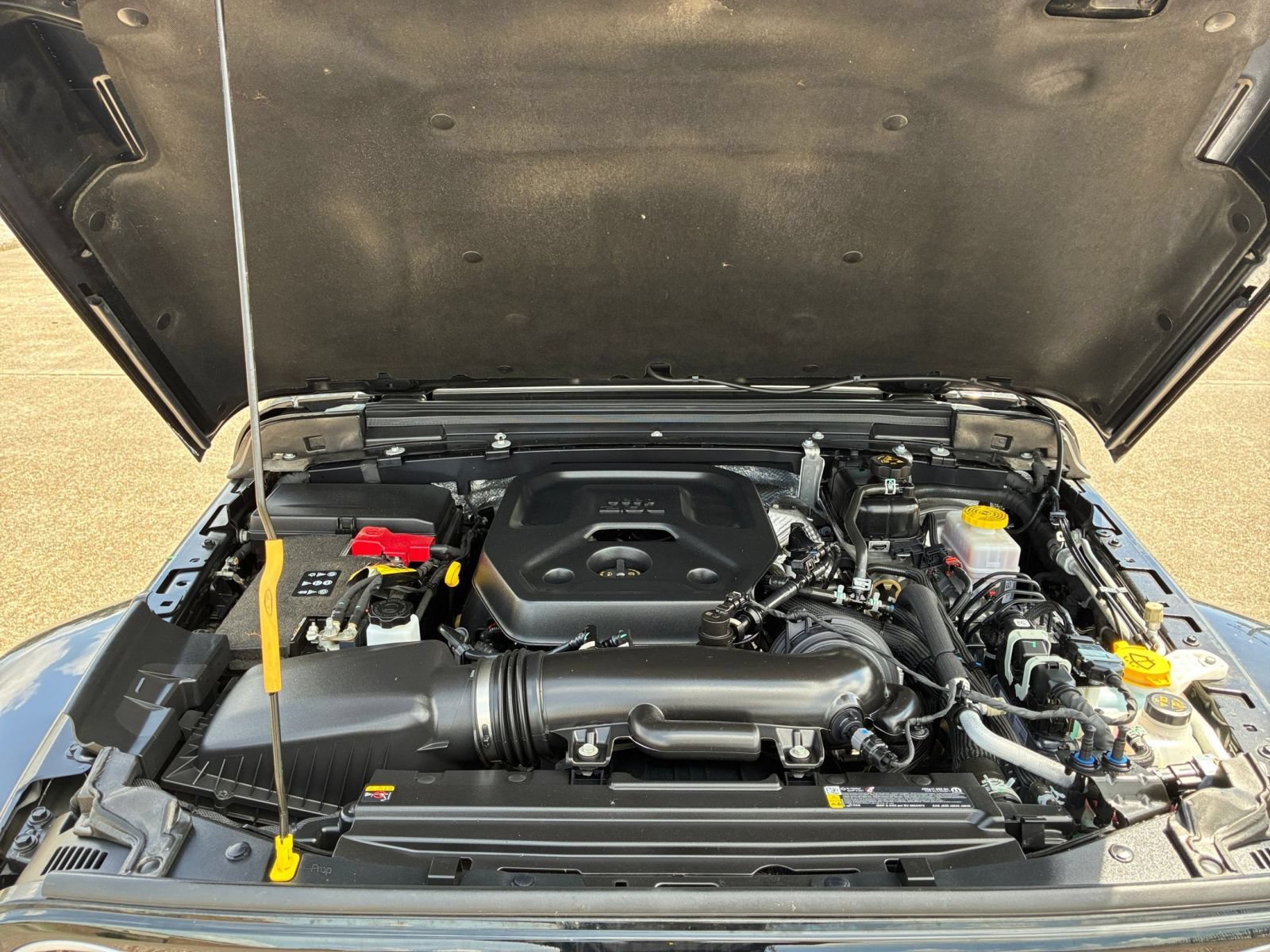 Used 2025 Jeep Wrangler Unlimited Sahara AWD/4WD image 30