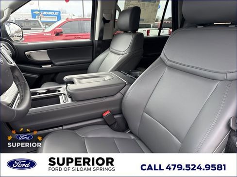 New 2026 Ford Expedition Active image 5