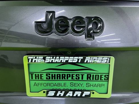Used 2018 Jeep Grand Cherokee Altitude AWD/4WD image 12