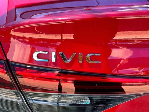 Used 2022 Honda Civic Touring image 10