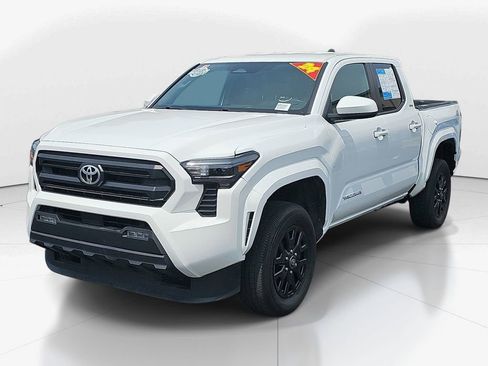 Used 2024 Toyota Tacoma SR5 RWD image 10