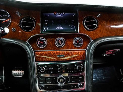 Used 2018 Bentley Mulsanne RWD image 27