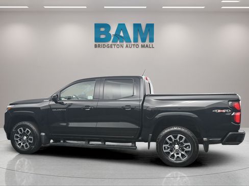 Used 2024 Chevrolet Colorado LT w/ LT Convenience Package III AWD/4WD image 4