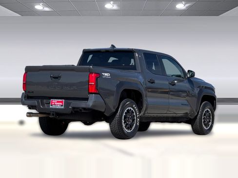 Used 2025 Toyota Tacoma TRD Off-Road AWD/4WD image 3